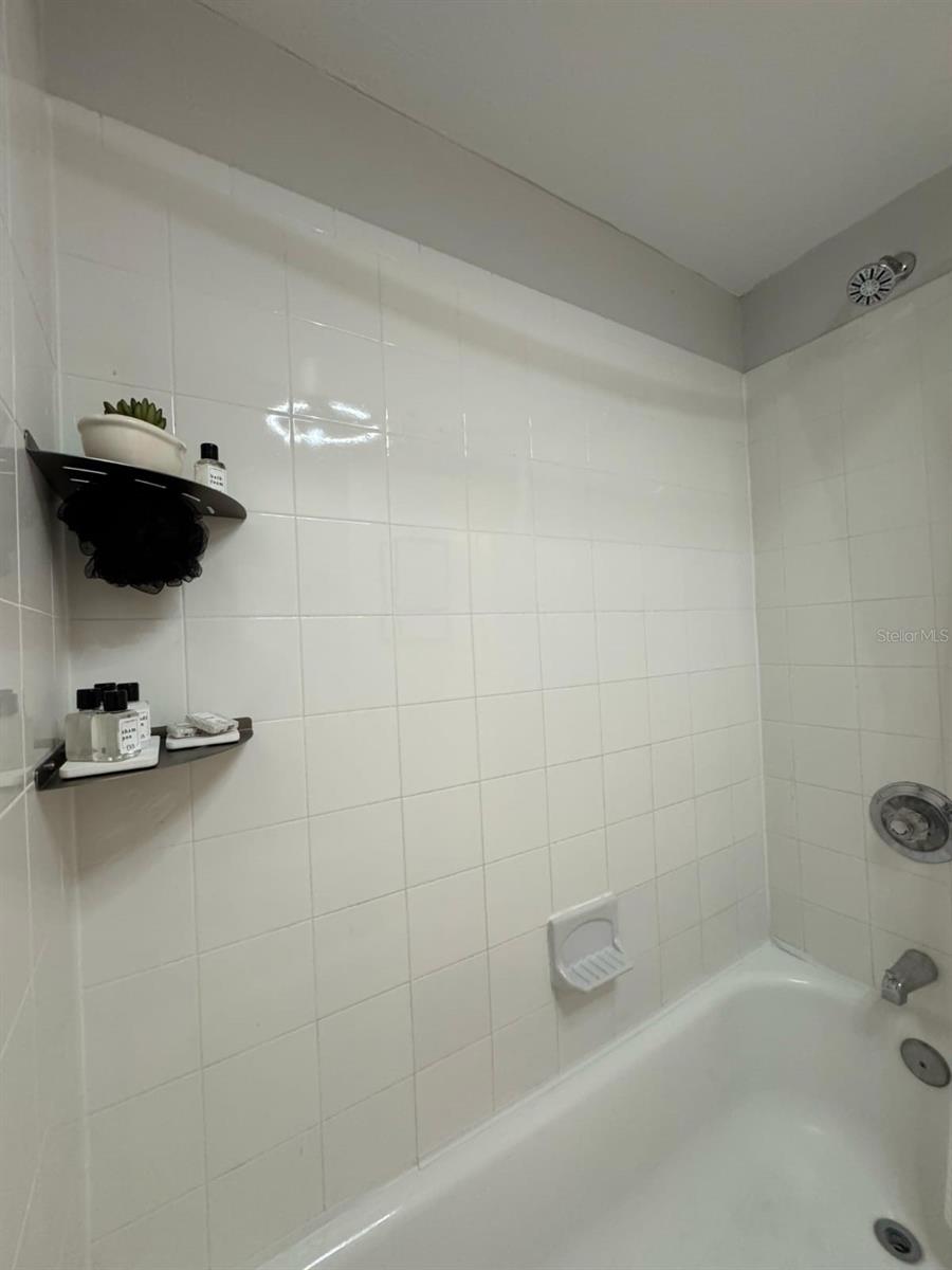 Image 15 of 36 For 6403 Parc Corniche Drive 4308
