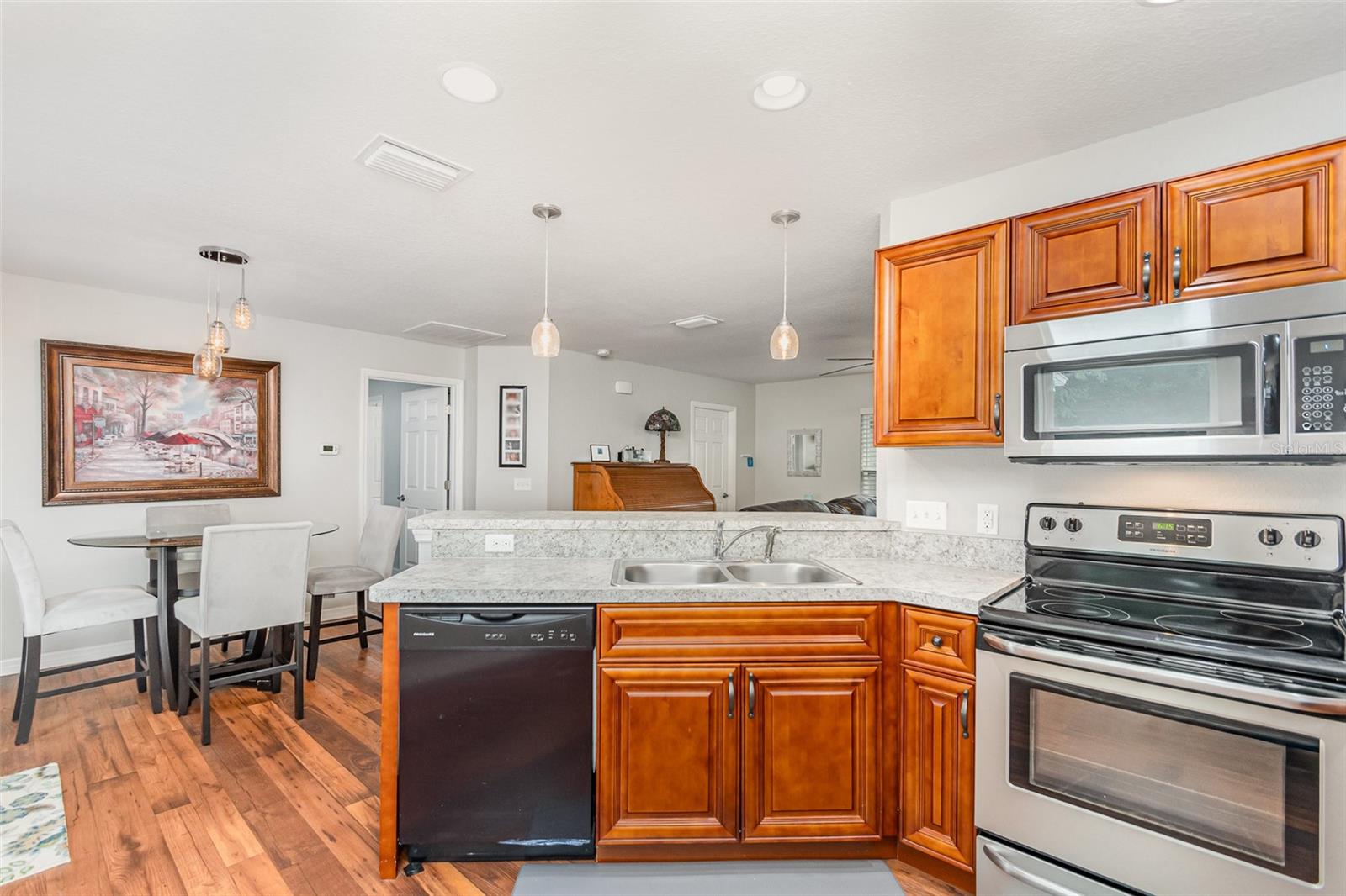 Image 11 of 31 For 7101 124th Street