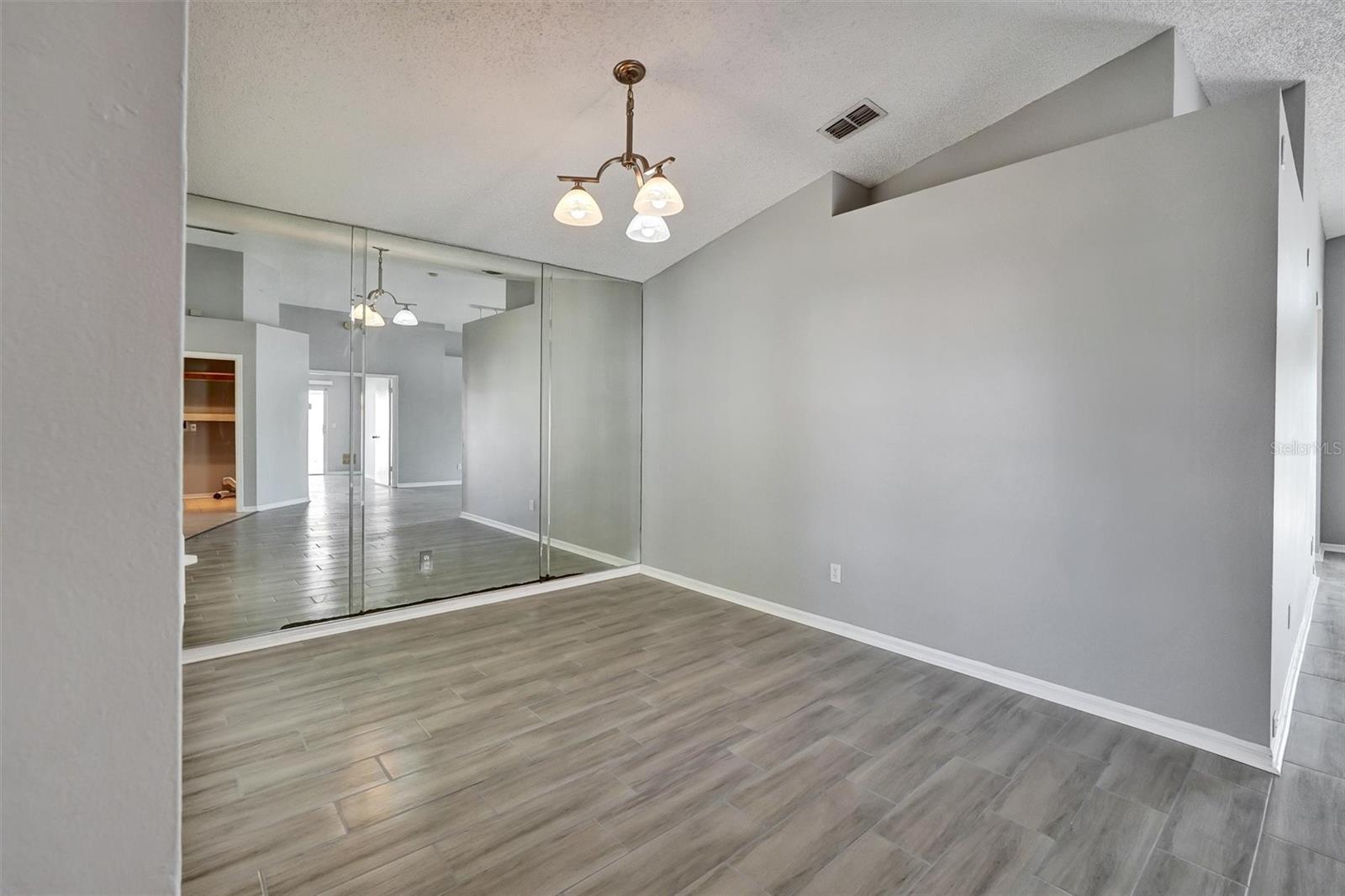 Image 13 of 51 For 7710 Water Oak Court