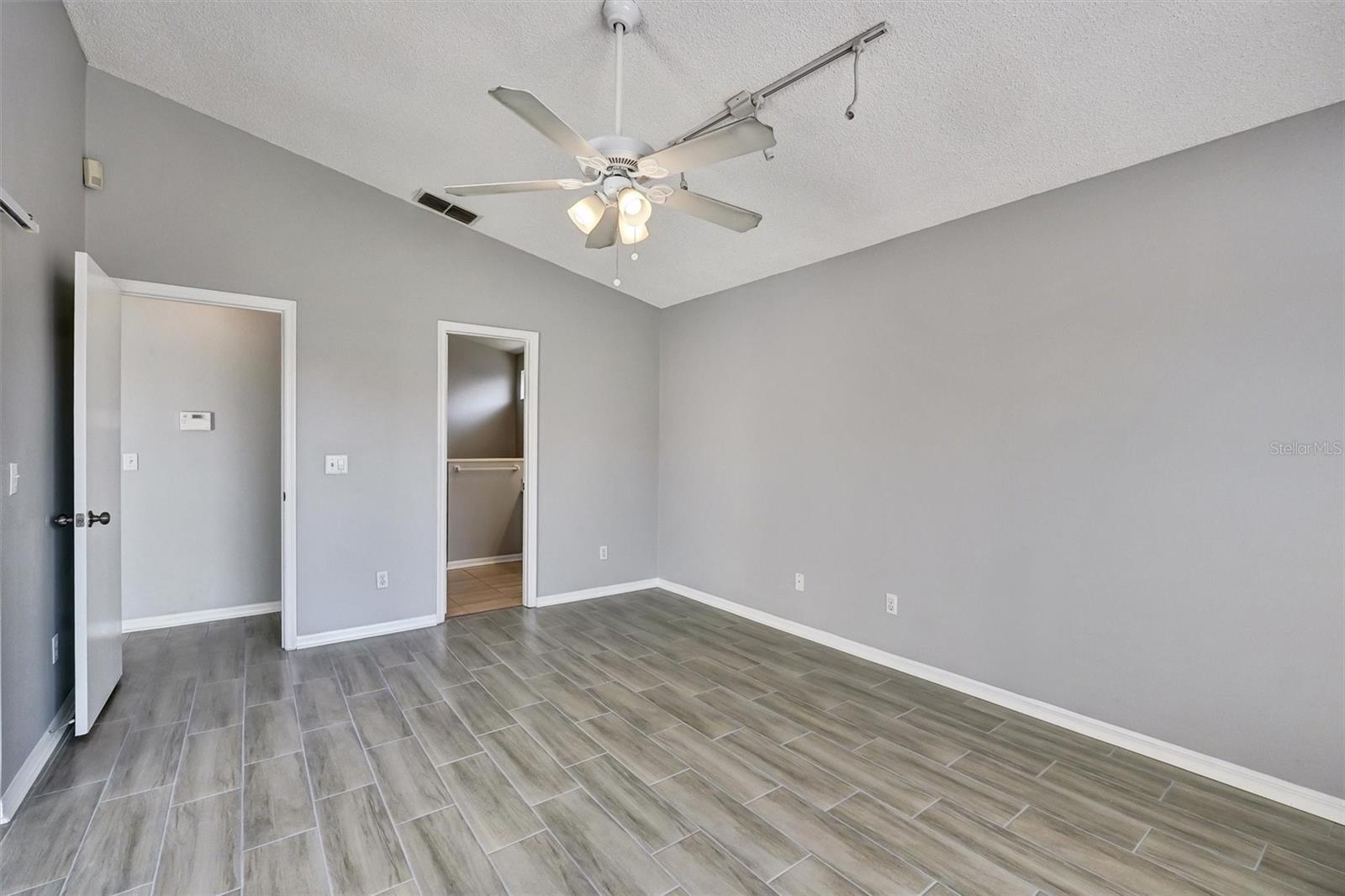 Image 25 of 51 For 7710 Water Oak Court