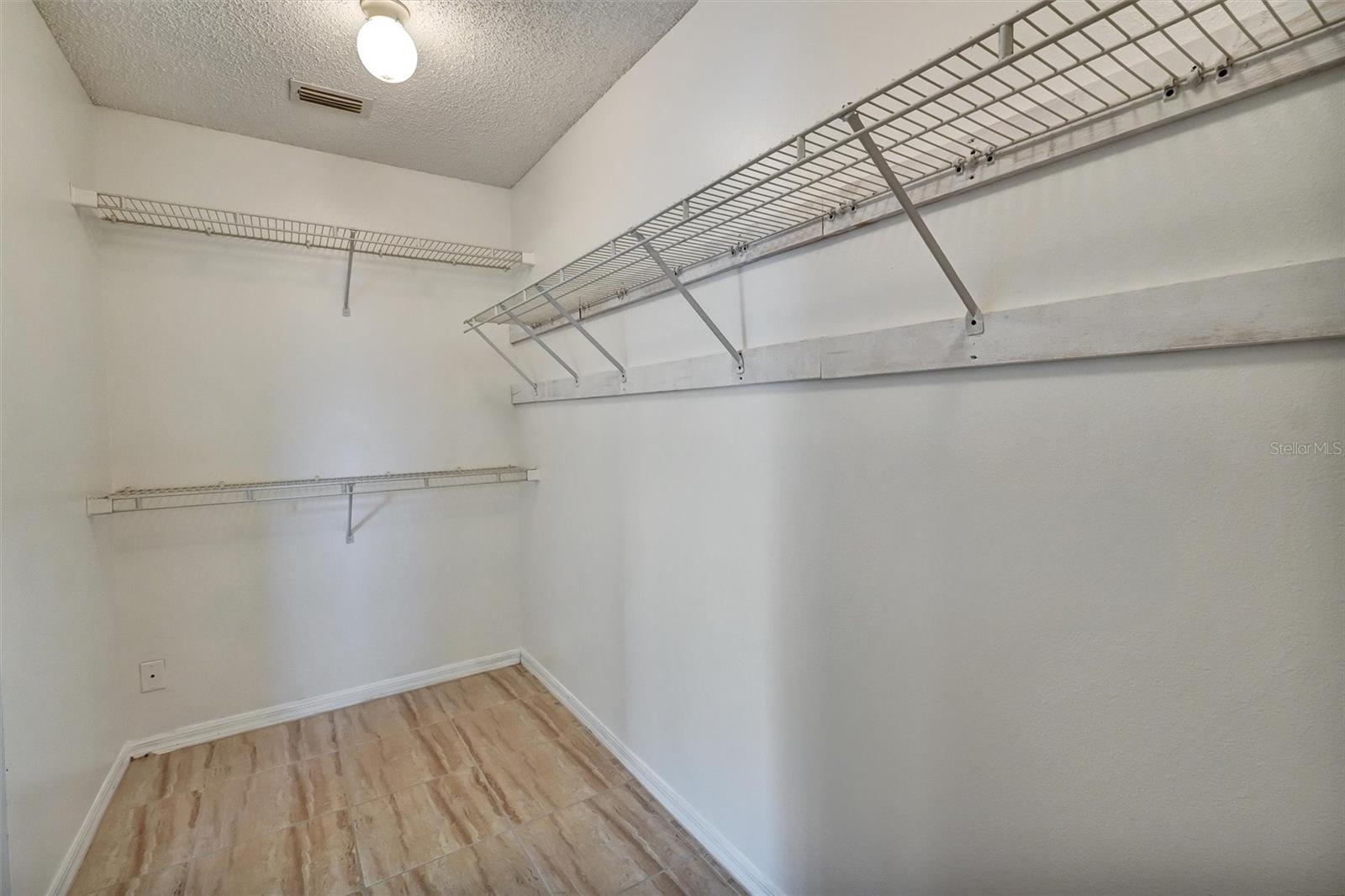 Image 34 of 51 For 7710 Water Oak Court