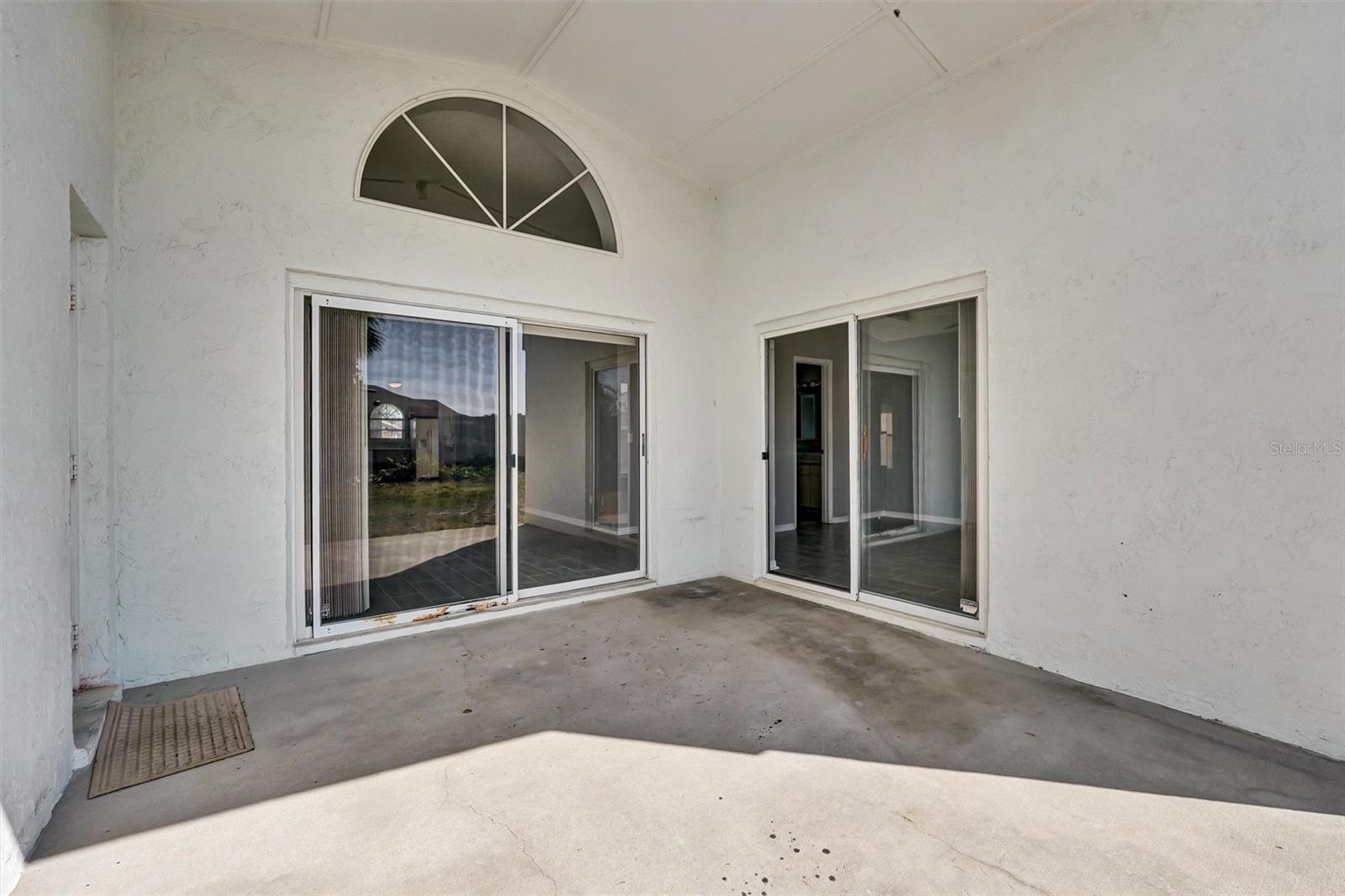 Image 37 of 51 For 7710 Water Oak Court