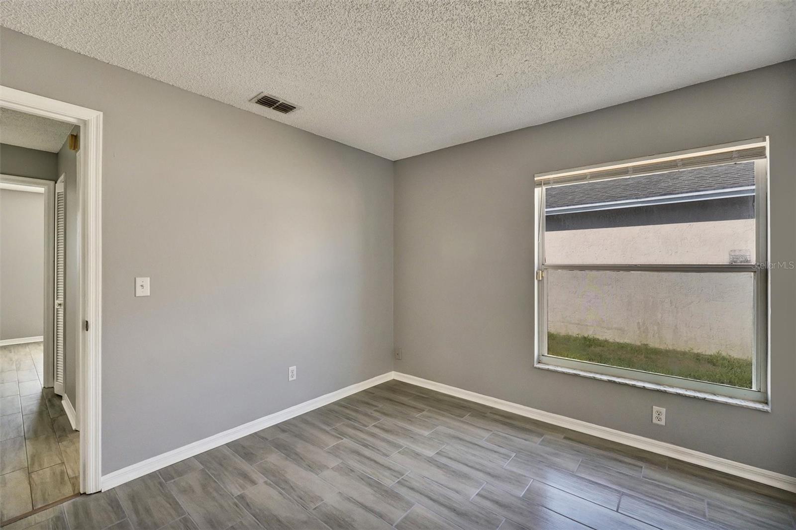 Image 43 of 51 For 7710 Water Oak Court