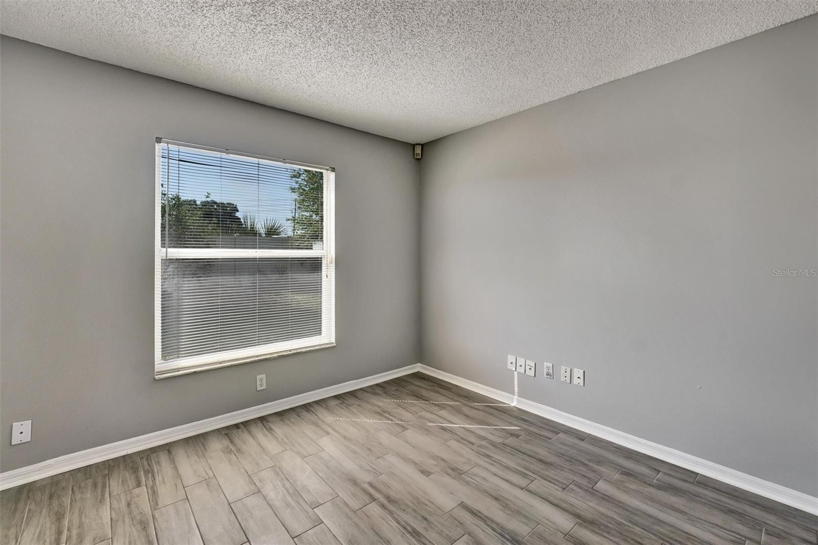 Image 44 of 51 For 7710 Water Oak Court