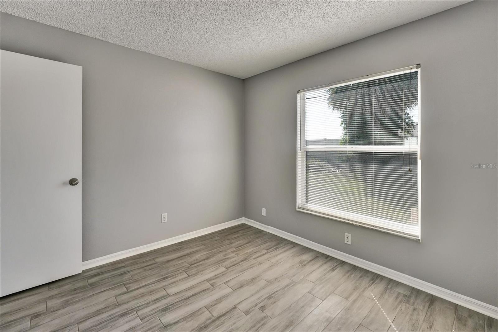 Image 45 of 51 For 7710 Water Oak Court