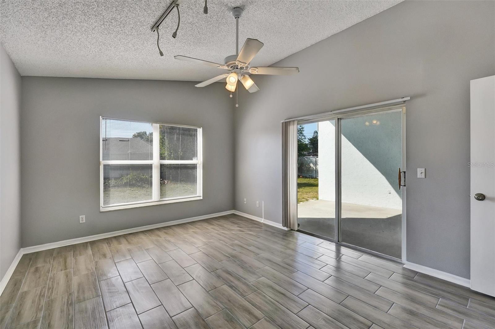 Image 47 of 51 For 7710 Water Oak Court
