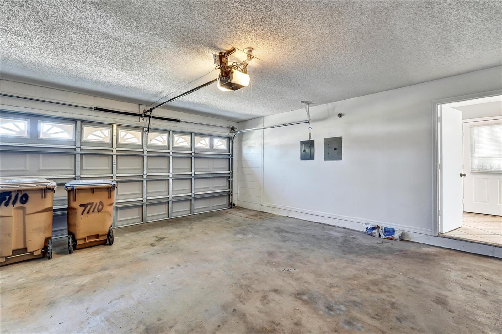 Image 48 of 51 For 7710 Water Oak Court