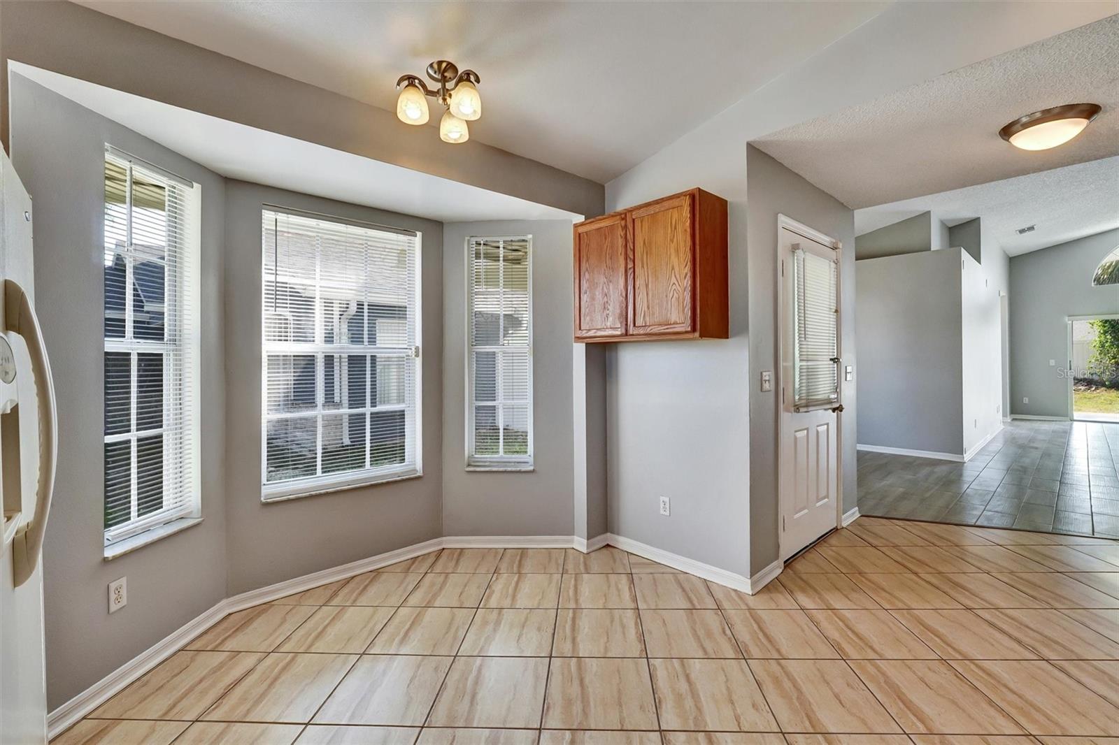 Image 7 of 51 For 7710 Water Oak Court