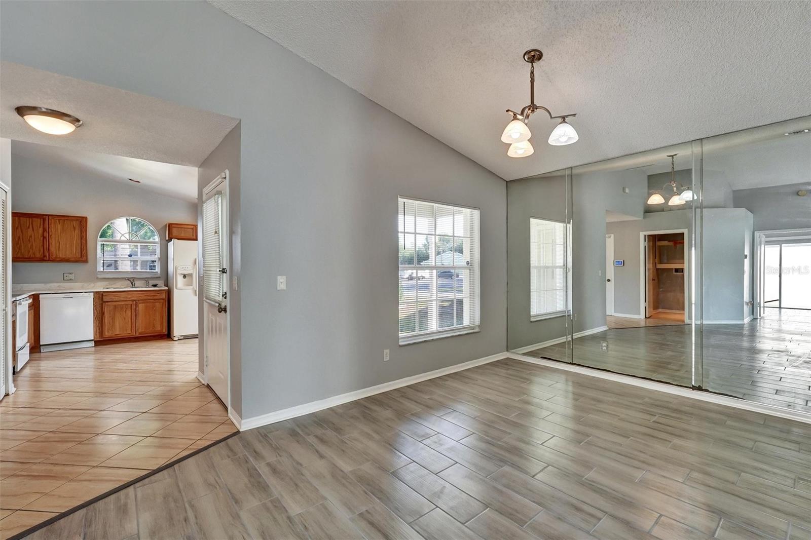 Image 9 of 51 For 7710 Water Oak Court