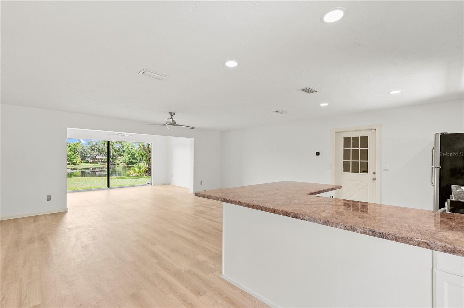 Image 10 of 28 For 401 Reider Avenue