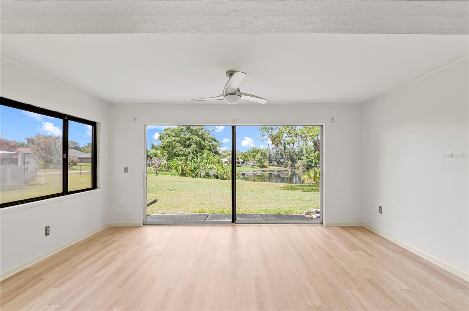 Image 16 of 28 For 401 Reider Avenue