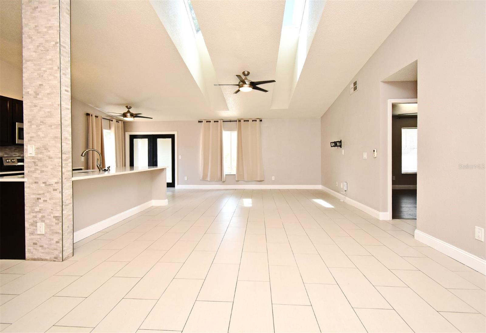 Image 11 of 50 For 1242 Ravida Woods Drive