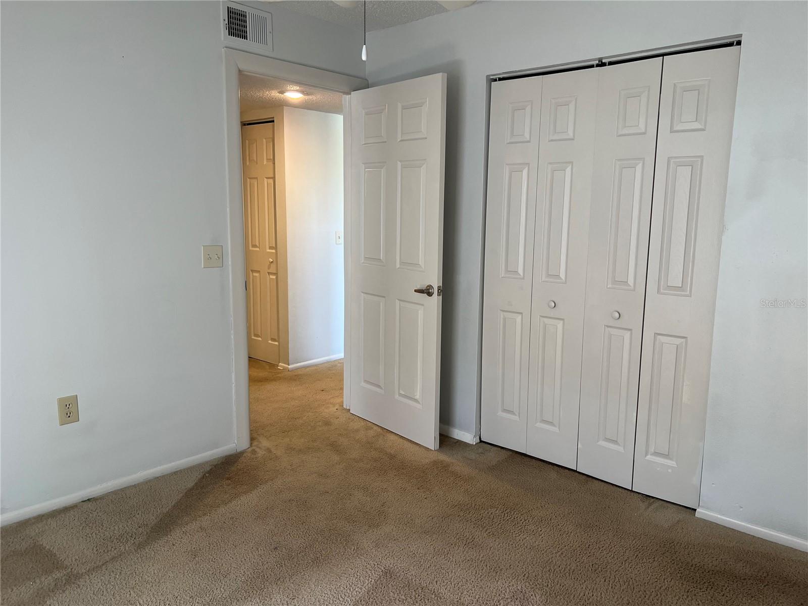 Image 10 of 13 For 1217 Bermuda Lakes Lane 105