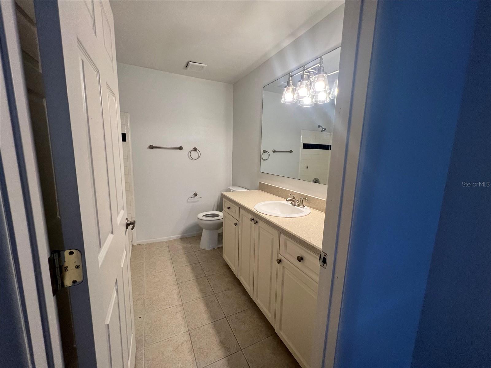 Image 8 of 13 For 1217 Bermuda Lakes Lane 105