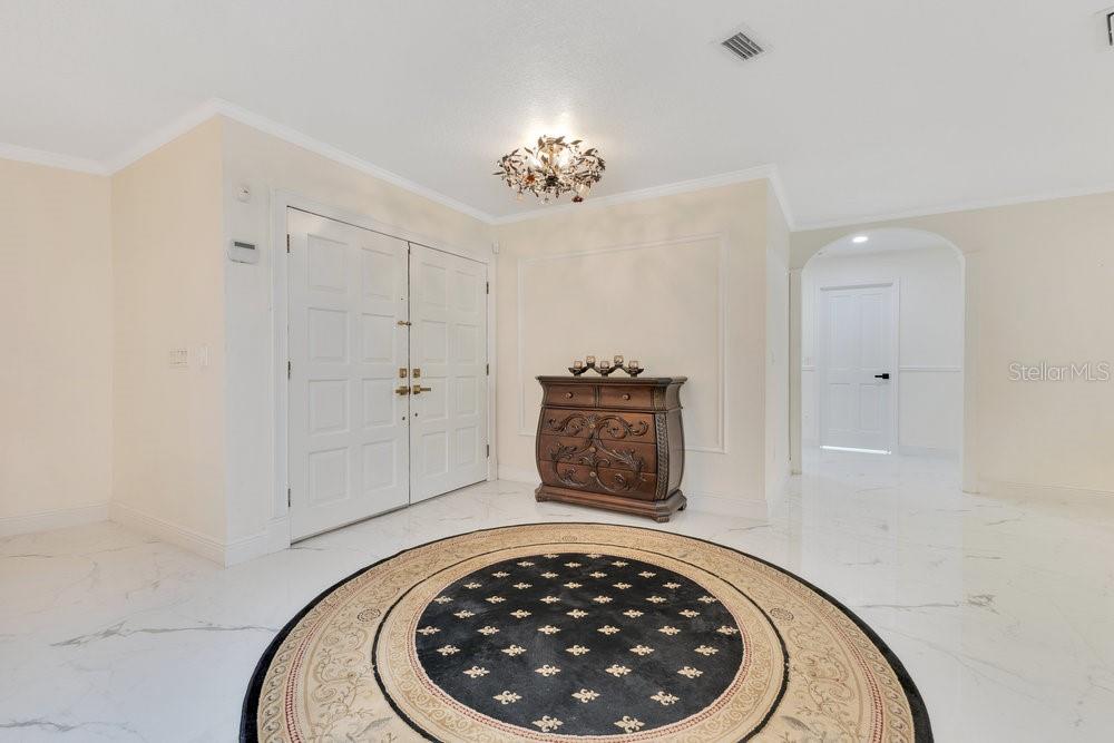 Image 14 of 36 For 2108 Silver Leaf Court