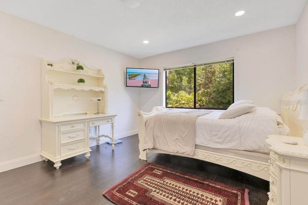 Image 19 of 36 For 2108 Silver Leaf Court