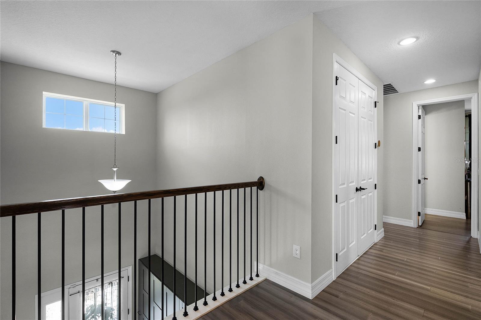 Image 22 of 61 For 1909 Donahue Drive