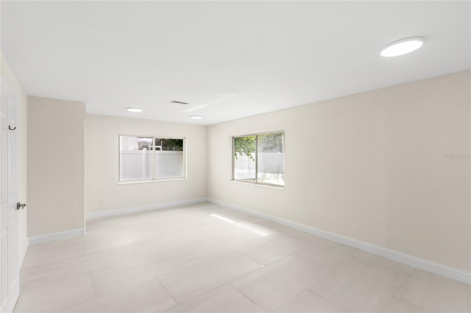 Image 19 of 43 For 4604 Shore Road