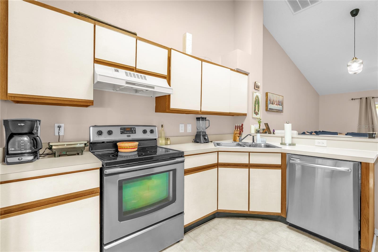 Image 7 of 17 For 543 Azinger Circle