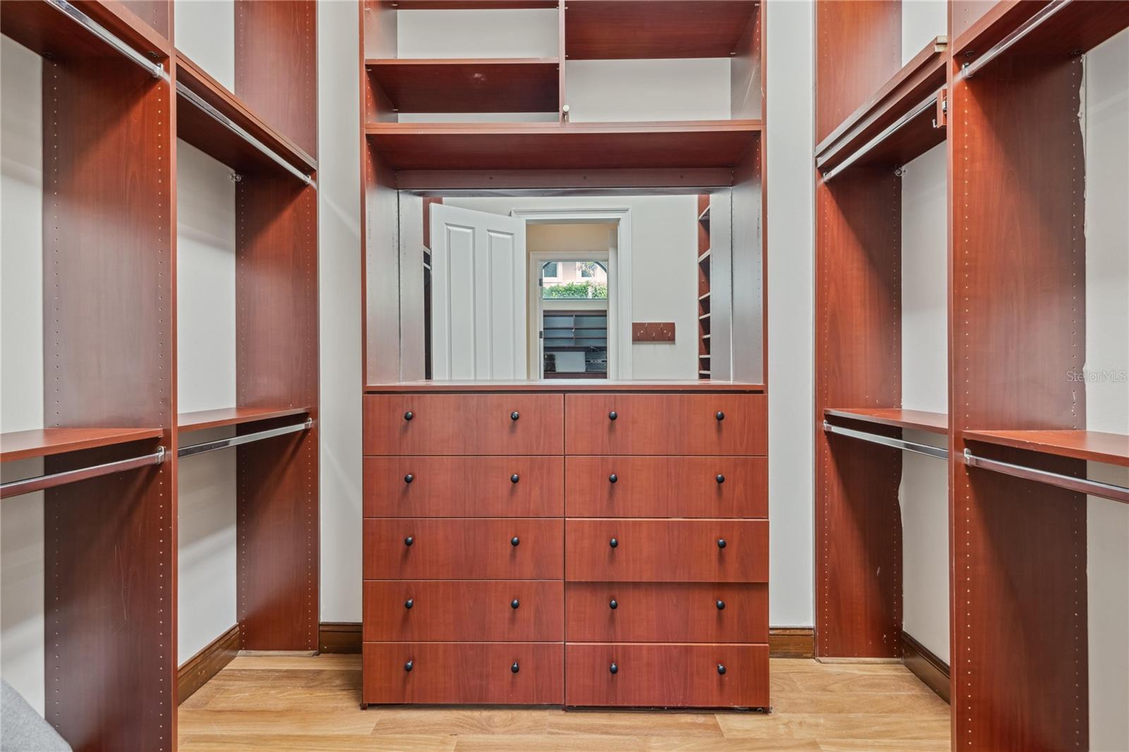 Image 33 of 58 For 1716 Greystone Court