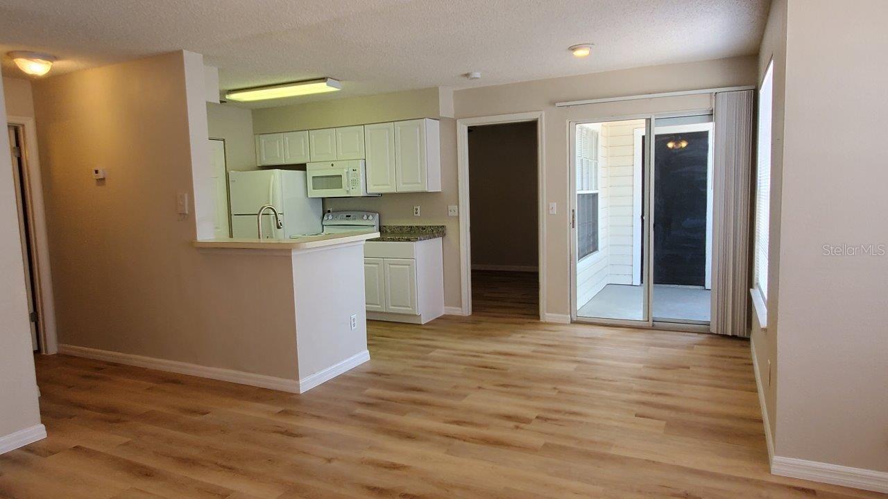 Image 14 of 35 For 1071 S Hiawassee Rd  1211