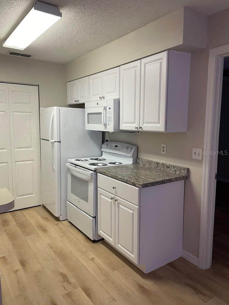 Image 16 of 35 For 1071 S Hiawassee Rd  1211