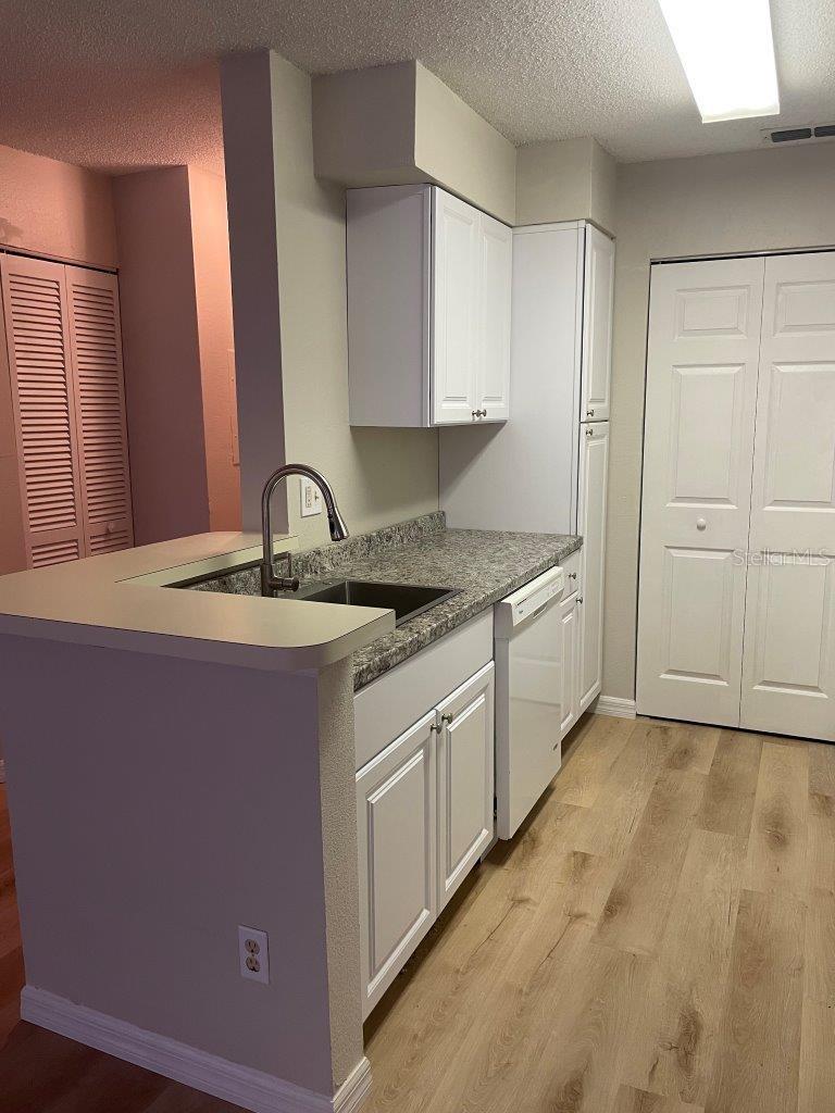Image 17 of 35 For 1071 S Hiawassee Rd  1211