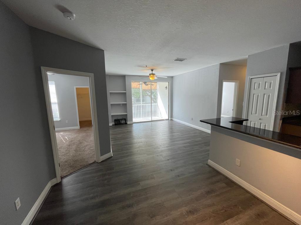 Image 4 of 48 For 2537 Maitland Crossing Way 207