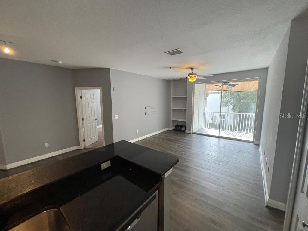 Image 5 of 48 For 2537 Maitland Crossing Way 207