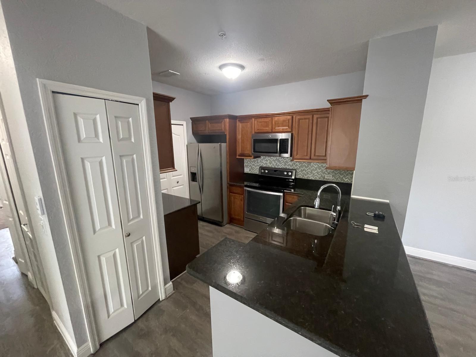 Image 7 of 48 For 2537 Maitland Crossing Way 207