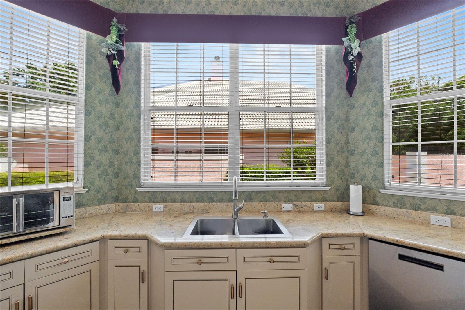 Image 30 of 84 For 7957 Park Place