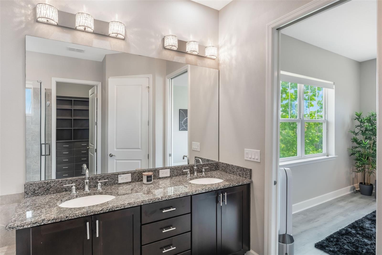 Image 14 of 31 For 9255 Doherty Place
