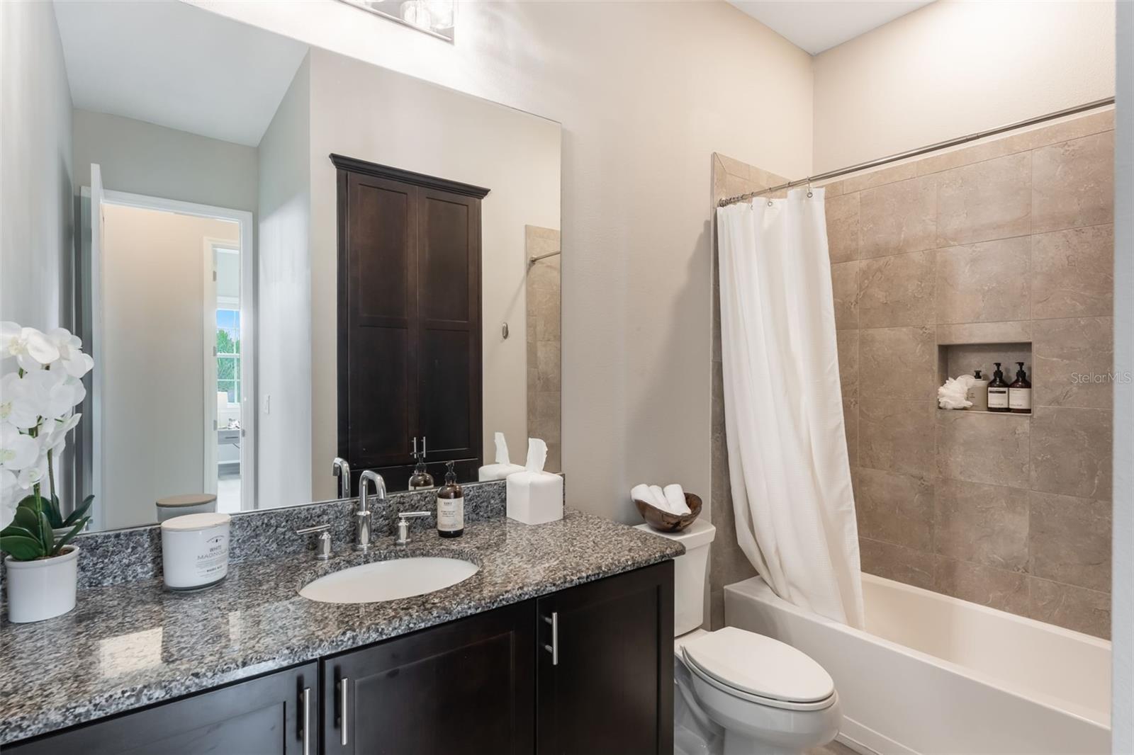 Image 21 of 31 For 9255 Doherty Place