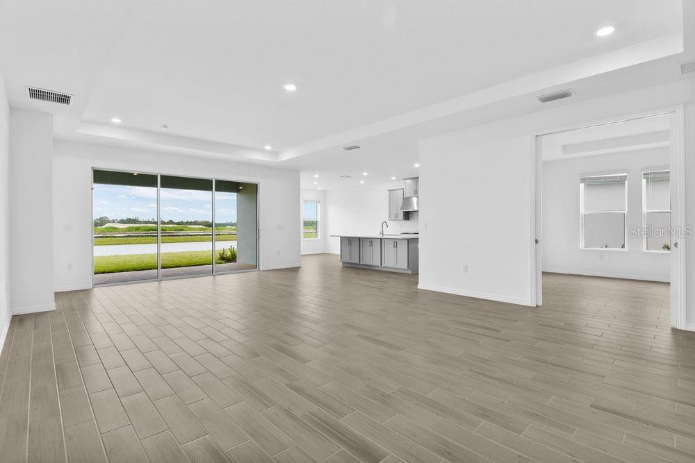 Image 18 of 52 For 861 Junonia Boulevard