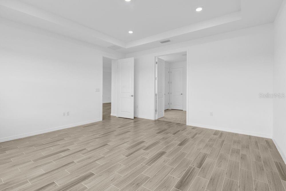 Image 23 of 52 For 861 Junonia Boulevard
