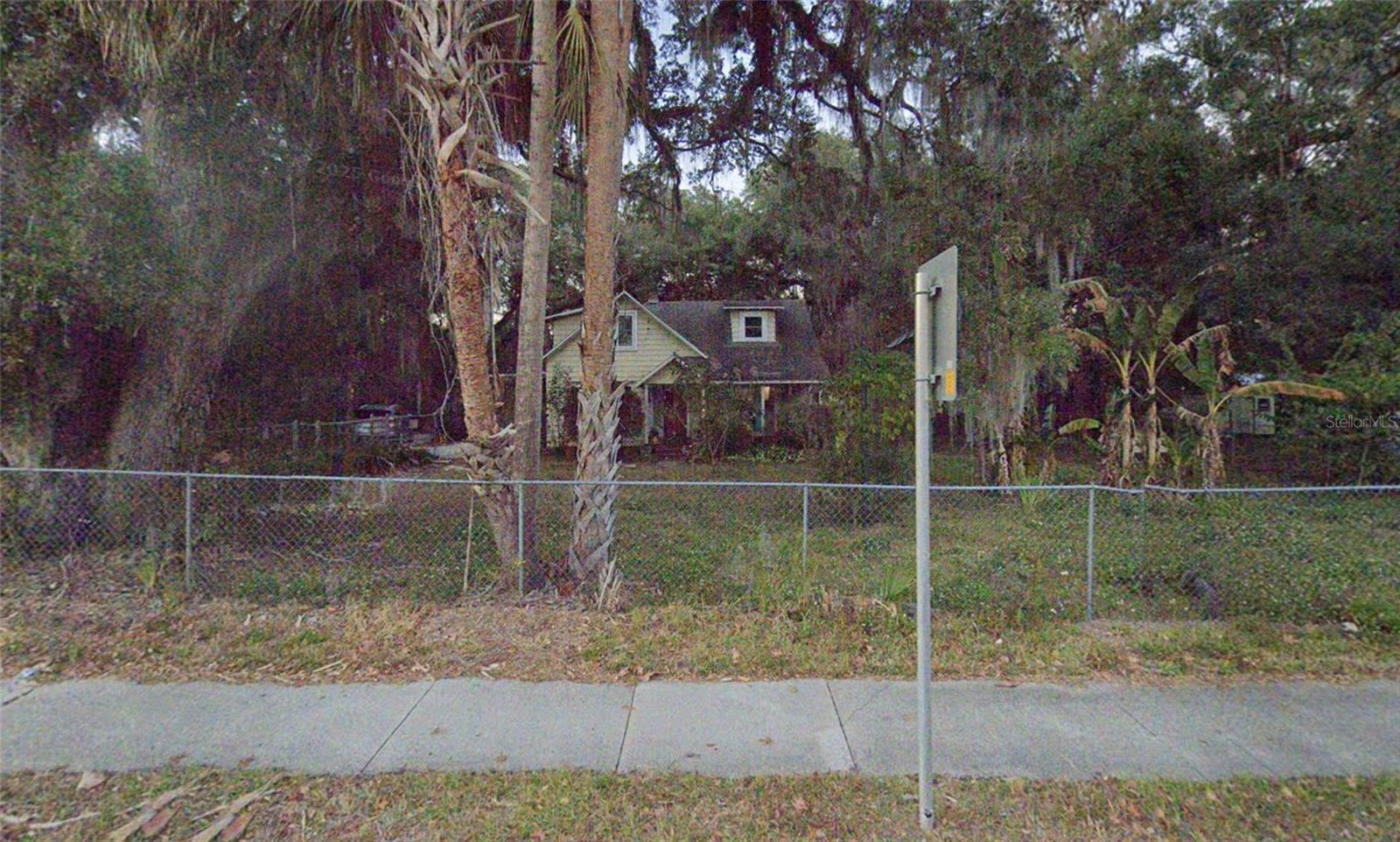 Listing Details for 1904 University Avenue, GAINESVILLE, FL 32641
