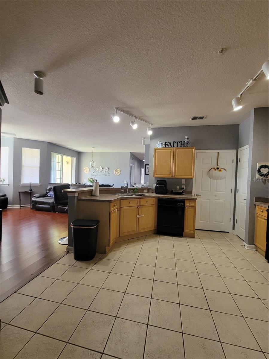 Image 5 of 16 For 204 Terrace Ridge Circle 204