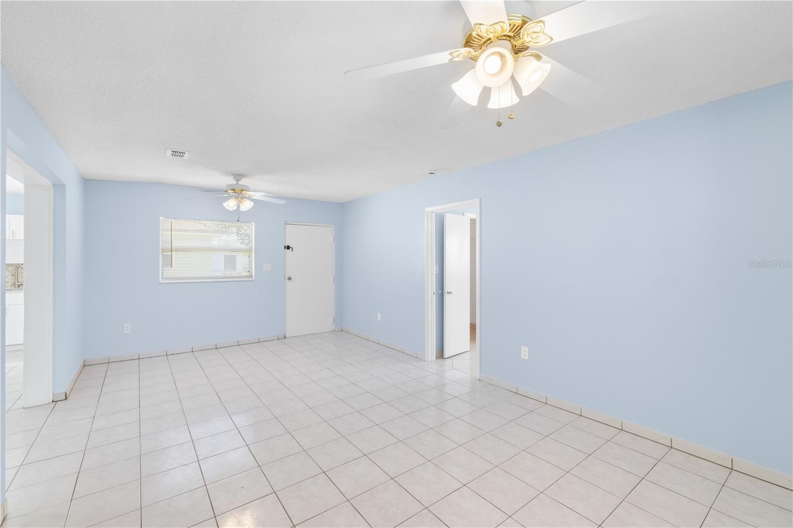 Image 11 of 31 For 604 Oxalis Avenue