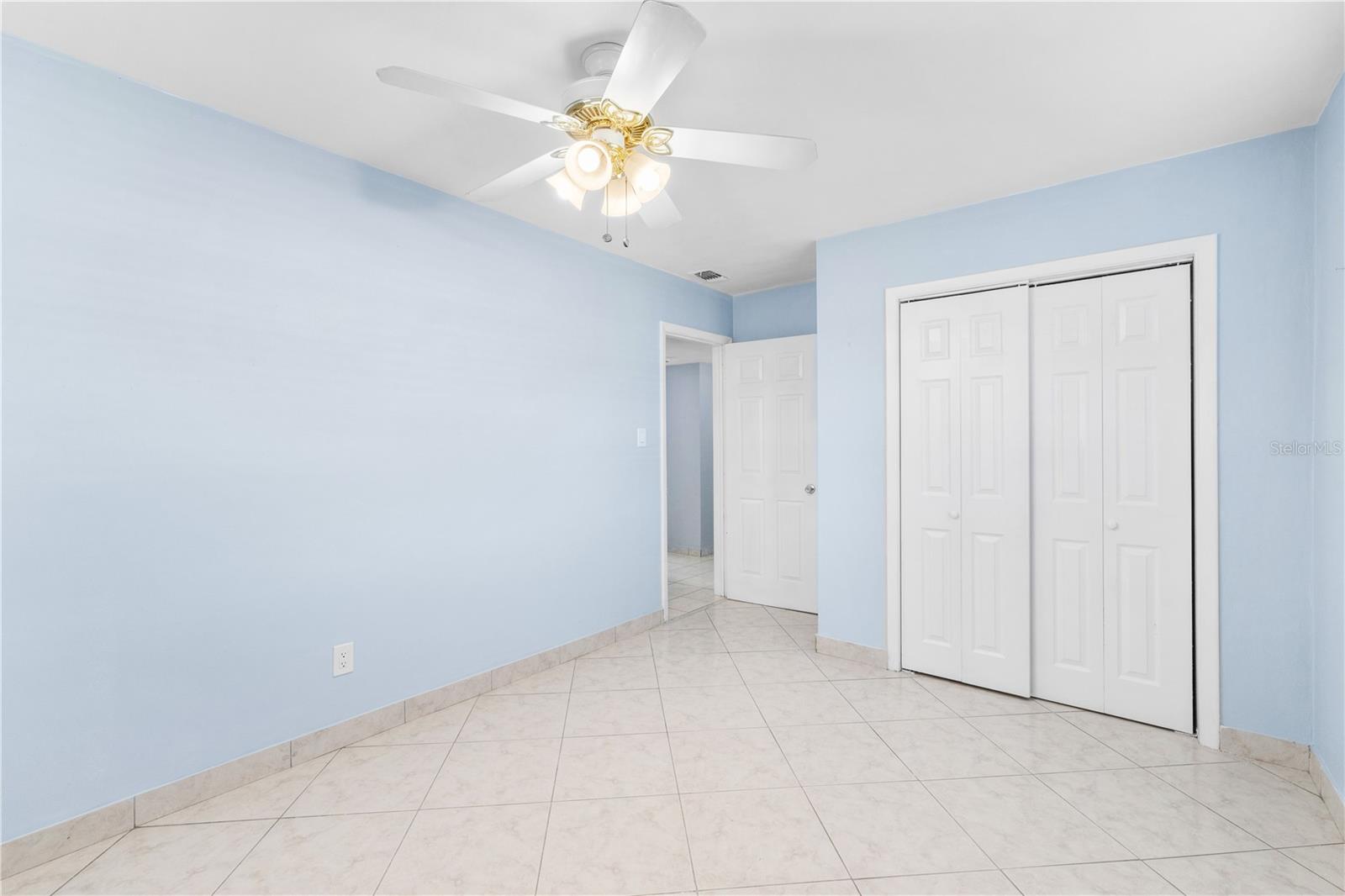 Image 18 of 31 For 604 Oxalis Avenue