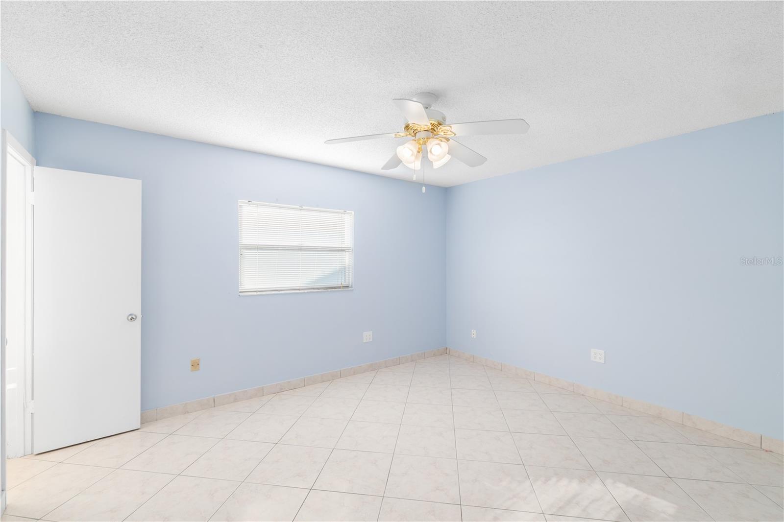 Image 21 of 31 For 604 Oxalis Avenue
