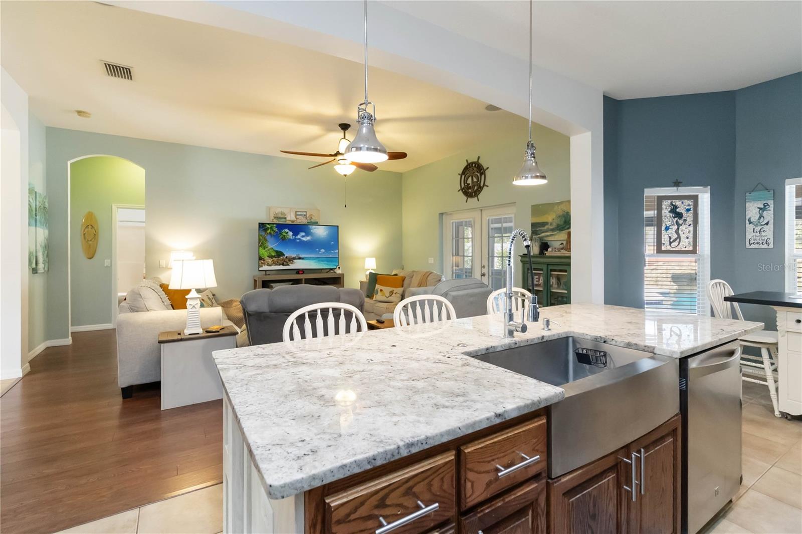 Image 16 of 50 For 2420 Heron Court