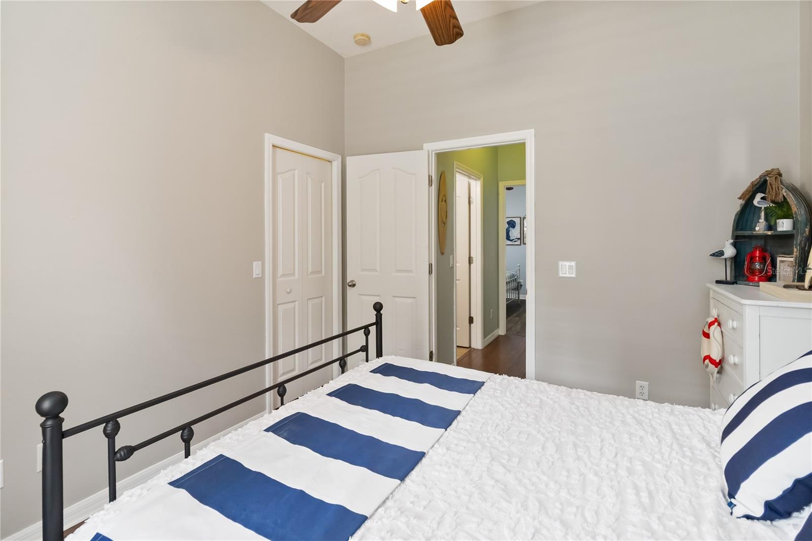 Image 33 of 50 For 2420 Heron Court