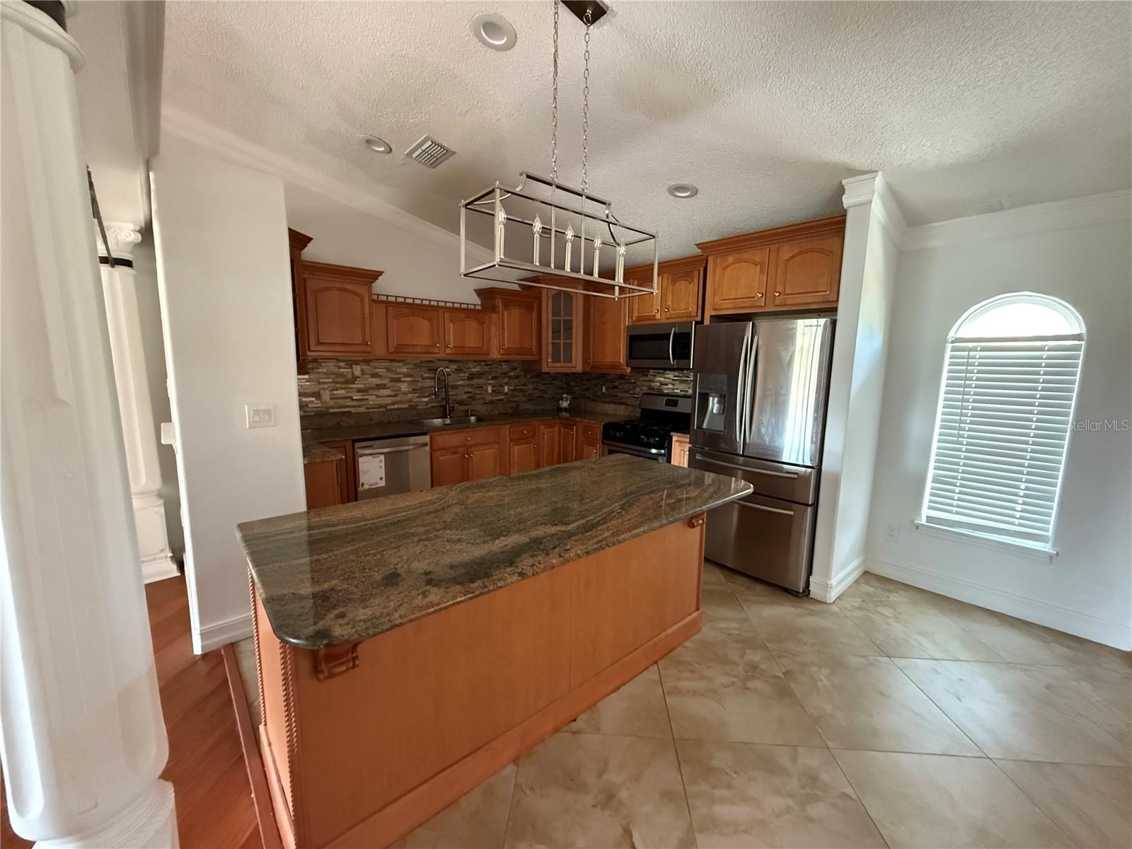 Image 10 of 34 For 3900 Oak Pointe Boulevard