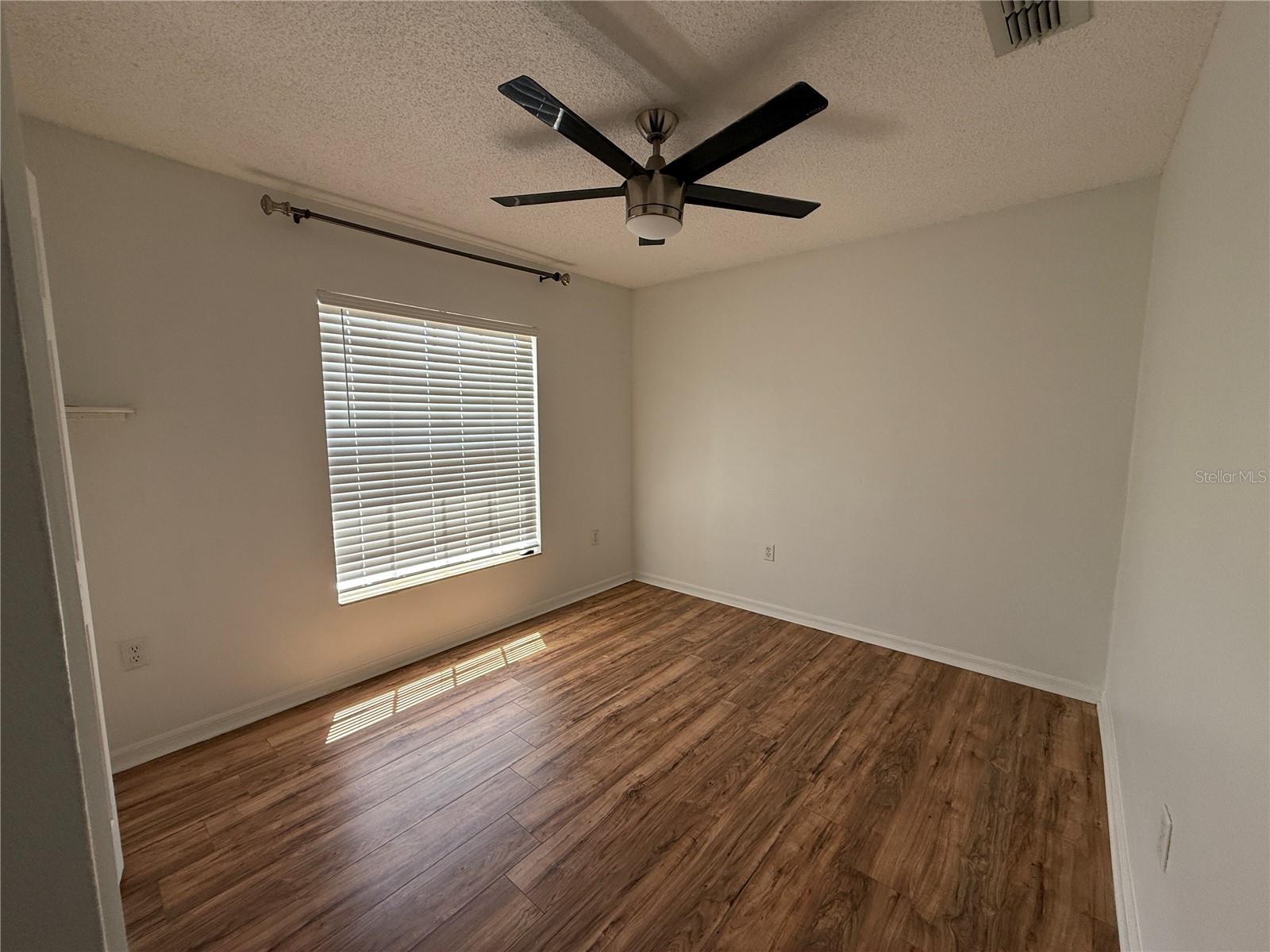 Image 15 of 34 For 3900 Oak Pointe Boulevard