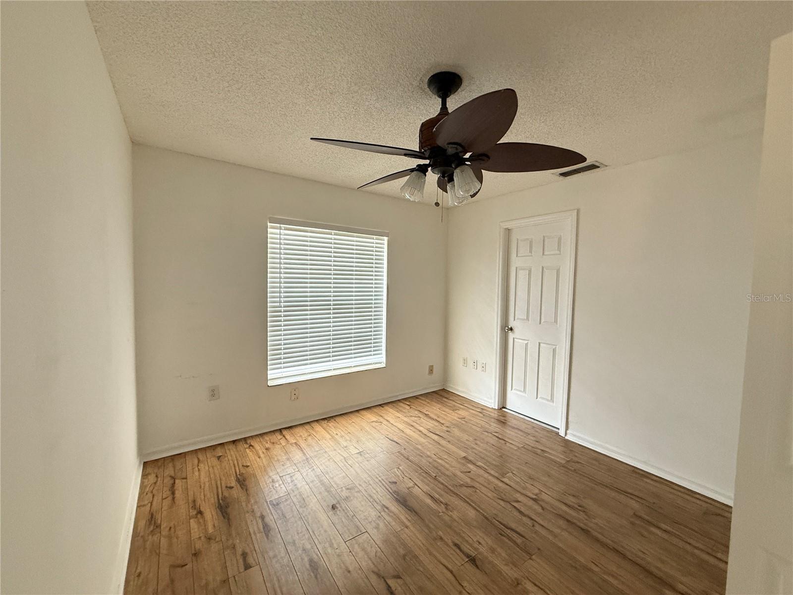 Image 16 of 34 For 3900 Oak Pointe Boulevard