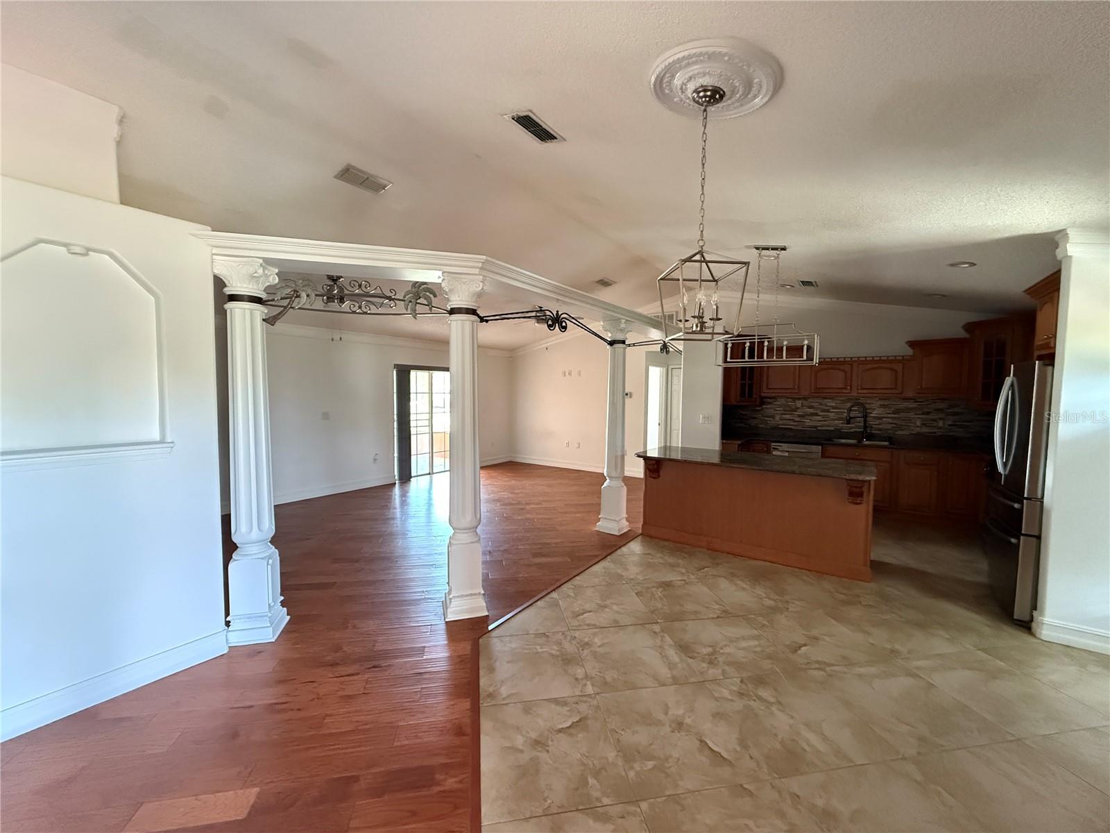 Image 5 of 34 For 3900 Oak Pointe Boulevard