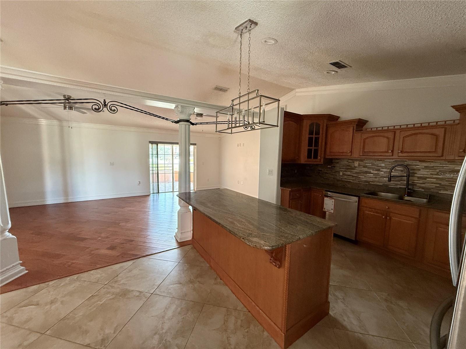 Image 7 of 34 For 3900 Oak Pointe Boulevard