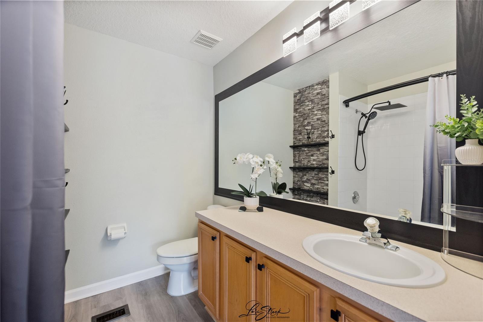 Image 13 of 31 For 1178 Vineland Pl  1178