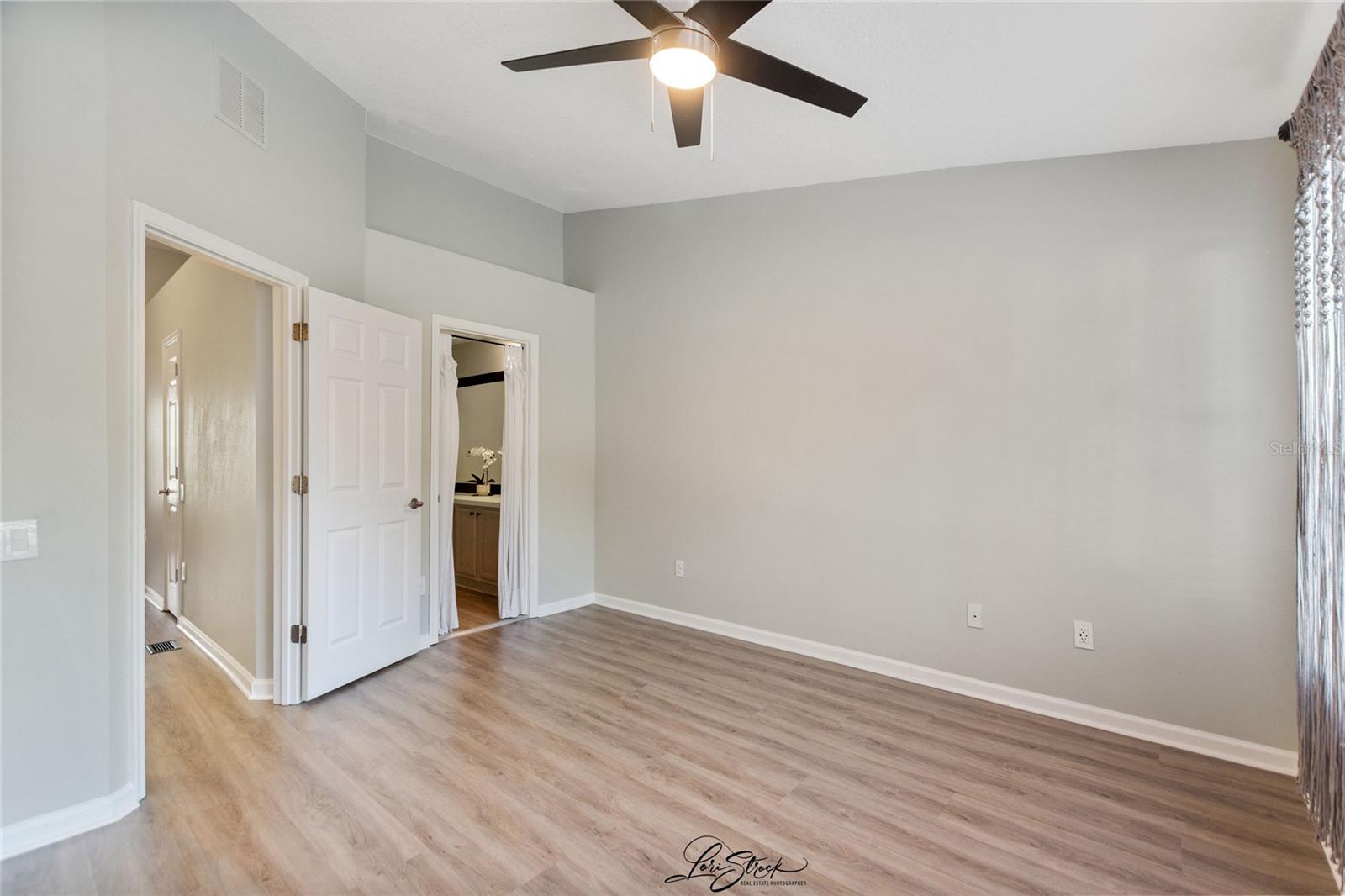 Image 15 of 31 For 1178 Vineland Pl  1178