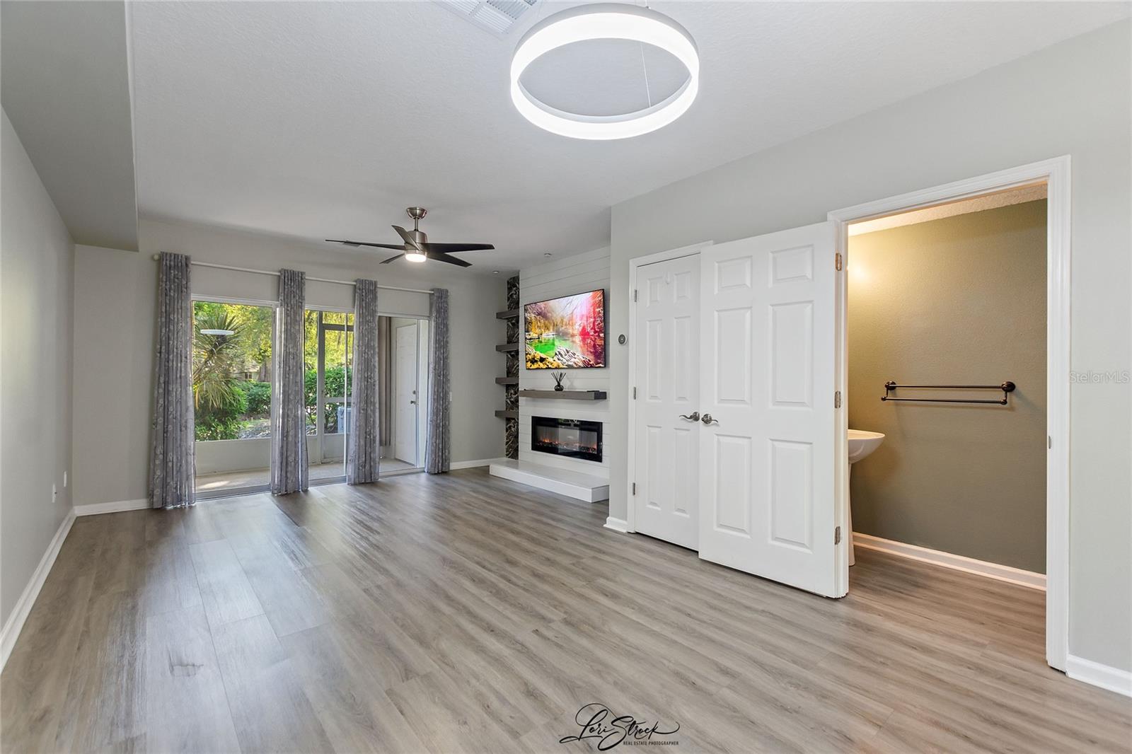 Image 24 of 31 For 1178 Vineland Pl  1178